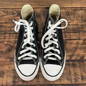 Womens black converse size 7